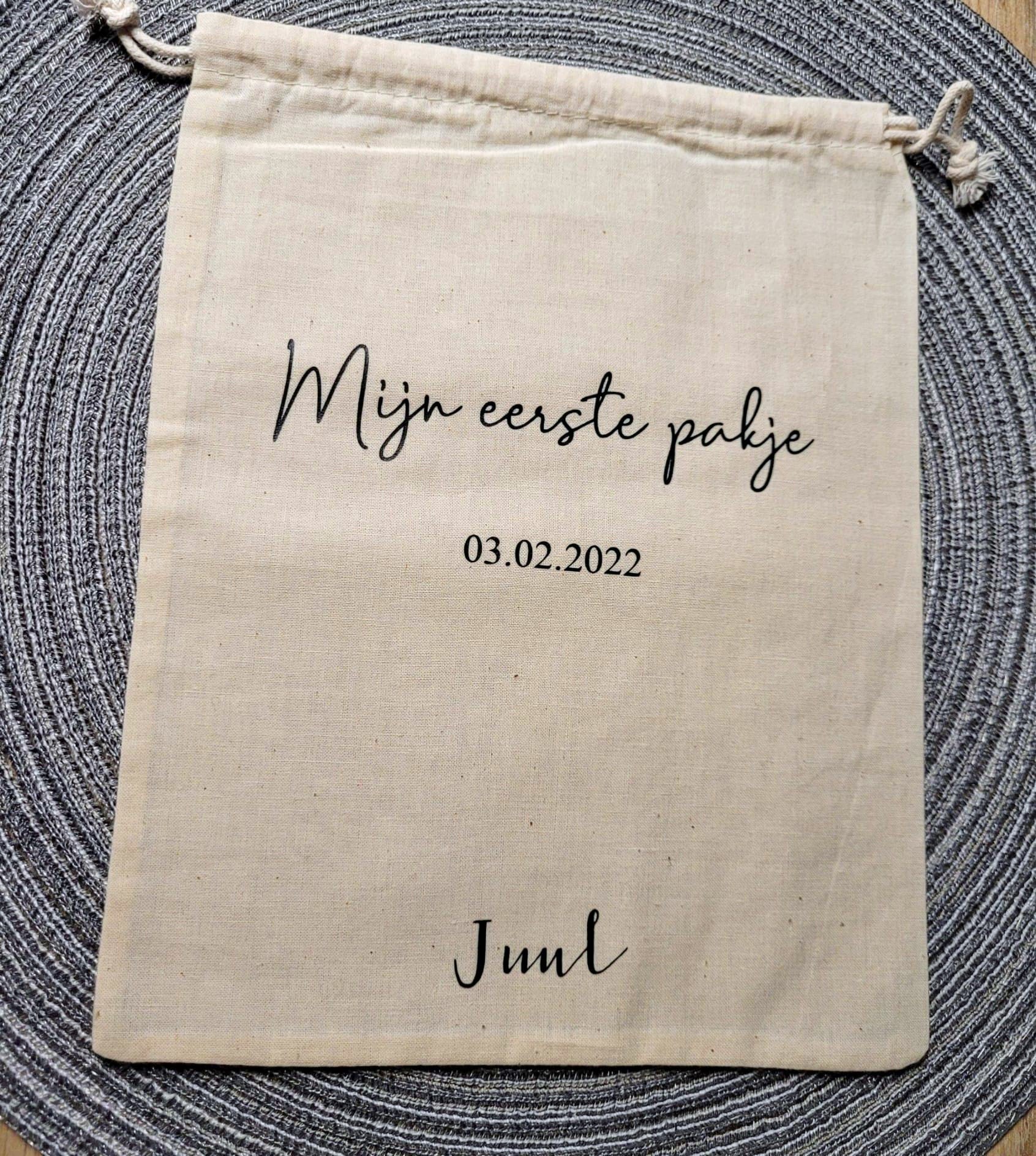 Linnen bewaarzakje "Mijn eerste pakje"